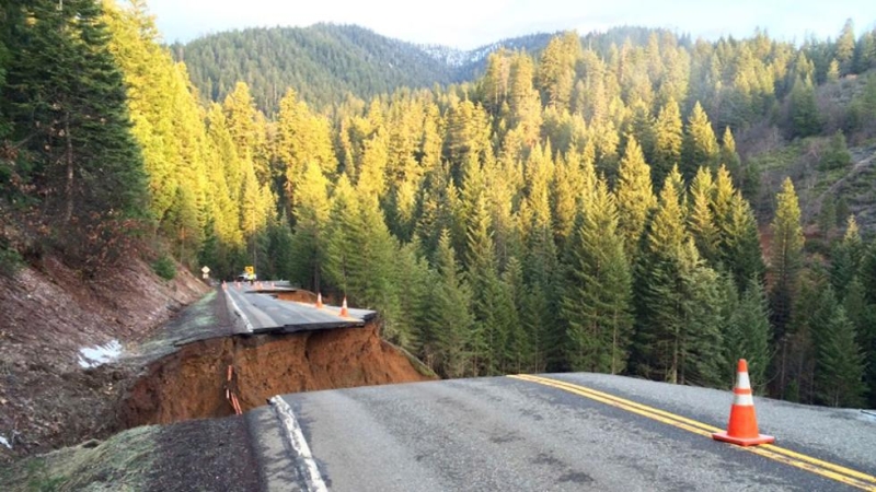 california-mudslides-tear-out-pieces-of-the-road