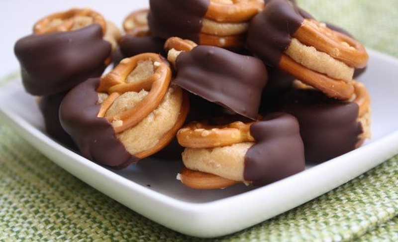 sugar-pretzels-chocolate