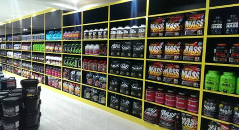 gnc-store-shelves