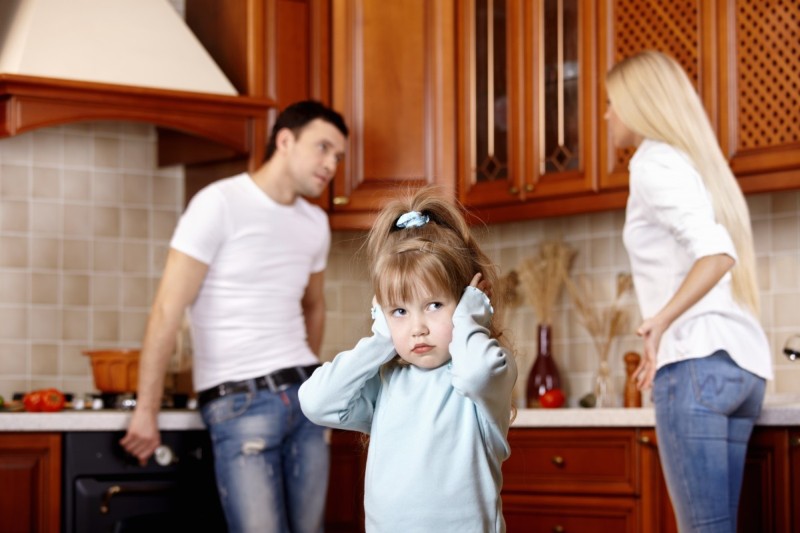 parents fighting in front of child